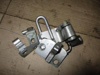 петля двери Volkswagen Passat B6 2009, 2.0 л., TDi, CBA, дизель, АКПП, серебро, седан, передний привод