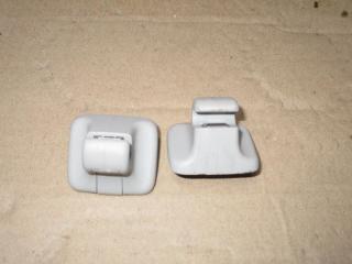 Крепление (крючок) солнцезащитного козырька Volkswagen Passat B6 2008, 2.0 л., TDi, BMP, дизель, МКПП, черный, универсал, полный привод, 1K0857561B