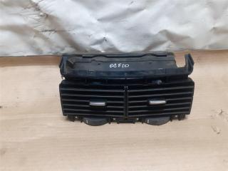 дефлектор обдува салона Volkswagen Touareg 1 поколение 2004, 4.2 л., i, AXQ, бензин, АКПП, белый, внедорожник 5 дв., полный привод, 7L6819727K
