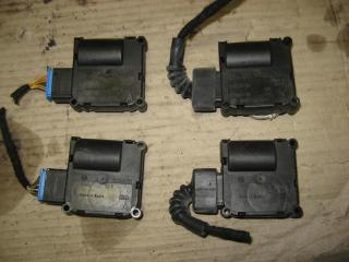 моторчик заслонки печки Audi A6 4F/C6 2005, 4.2 л., i, BAT, бензин, АКПП, темно-синий, седан, полный привод, 4F0820511A