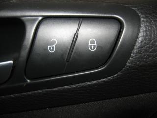 кнопка (выключатель) Volkswagen Passat B6 2010, 1.4 л., TSI, бензин, газ, АКПП, белый, универсал, передний привод