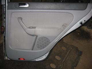 обшивка двери задняя правая Volkswagen Golf Plus 1 поколение 2008, 1.9 л., TDi, BKC, дизель, МКПП, серебро, хетчбэк 5 дв., передний привод