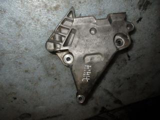 кронштейн двигателя Volkswagen Caddy 3 поколение 2007, 1.9 л., TDi, BSU, дизель, МКПП, сине-зеленый, минивэн, передний привод, 03G199207G