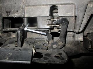 замок капота Volkswagen Passat B6 2006, 2.0 л., TDi, BKP, дизель, МКПП, синий темный, универсал, передний привод