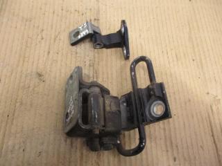 петля двери Volkswagen Passat B6 2006, 2.0 л., TDi, BKP, дизель, МКПП, черный, универсал, передний привод, 3C9833412, 3C4833402C