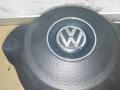 подушка безопасности водителя Volkswagen Tiguan 1 поколение 2010, 2.0 л., TDi, CFG, дизель, МКПП, серебро, внедорожник 5 дв., полный привод, 1T0880201L - фото №2