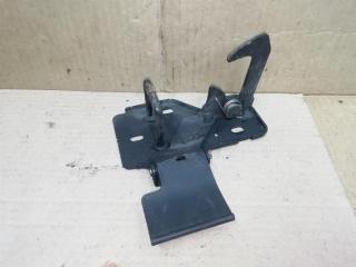 захватный крюк капота Audi Q7 4L 2006, 3.0 л., TDi, BUG, дизель, АКПП, серебро, внедорожник 5 дв., полный привод, 4L0823480
