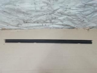 уплотнитель Volkswagen Golf Plus 2 поколение 2010, 1.6 л., TDi, CAY, дизель, МКПП, серебро, хетчбэк 5 дв., передний привод, 5M0837479