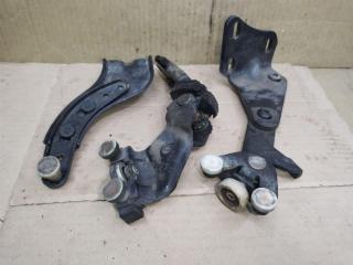 ролик двери сдвижной Volkswagen Caddy 3 поколение [рестайлинг] 2011, 2.0 л., TDi, CFH, дизель, МКПП, белый, минивэн, передний привод, 2K0843436B, 2K0843336A, 2K0843398A