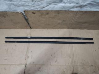 уплотнитель Volkswagen Touran 2 2013, 1.6 л., TDi, CAY, дизель, МКПП, черный, минивэн, передний привод, 1T0837477E, 1T0837478E
