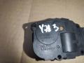 моторчик заслонки печки Volkswagen Touareg 2 поколение 2012, 3.6 л., FSI, CGR, бензин, АКПП, серебро, внедорожник 5 дв., полный привод, 52424892, EFB340 - фото №3